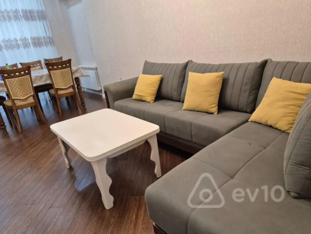 Kirayə verilir 2 otaqlı yeni tikili 96 m²