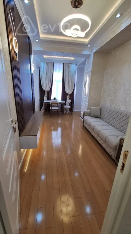 Kirayə verilir 2 otaqlı yeni tikili 62 m²
