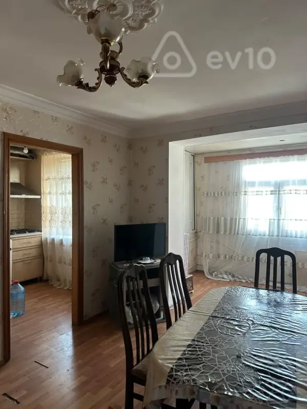 Kirayə verilir 2 otaqlı köhnə tikili 70 m²