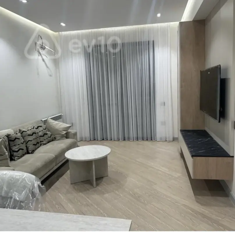 Kirayə verilir 2 otaqlı yeni tikili 70 m²