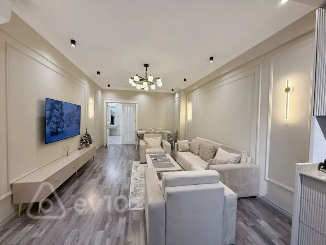 Satılır 2 otaqlı yeni tikili 98 m²