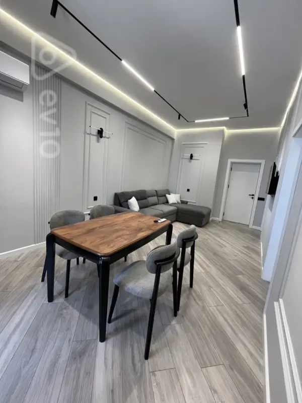 Kirayə verilir 3 otaqlı yeni tikili 75 m²