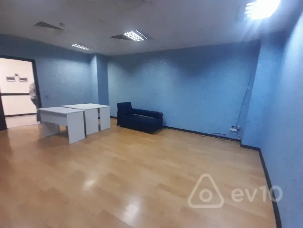 Kirayə verilir 2 otaqlı ofis 40 m²