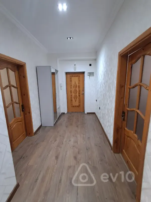 Kirayə verilir 3 otaqlı yeni tikili 115 m²