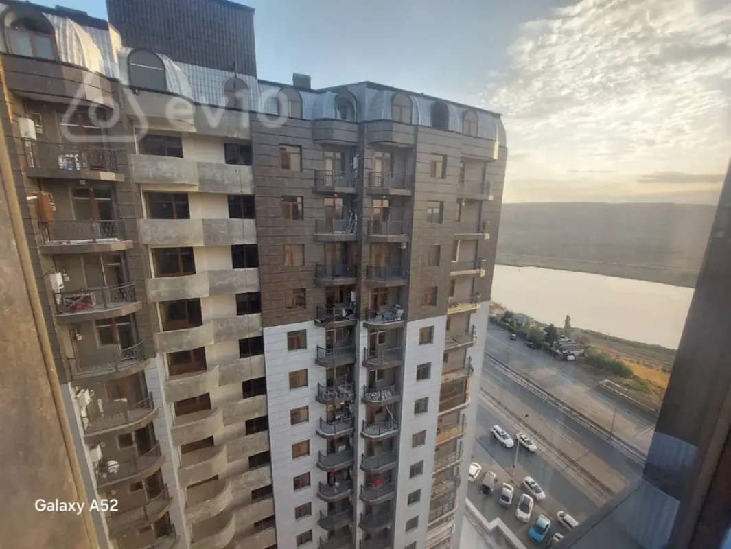 Satılır 2 otaqlı yeni tikili 60 m²