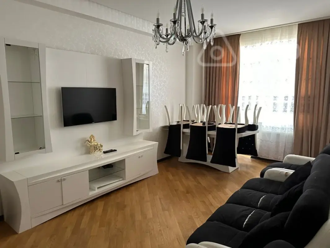Satılır 3 otaqlı yeni tikili 900 m²