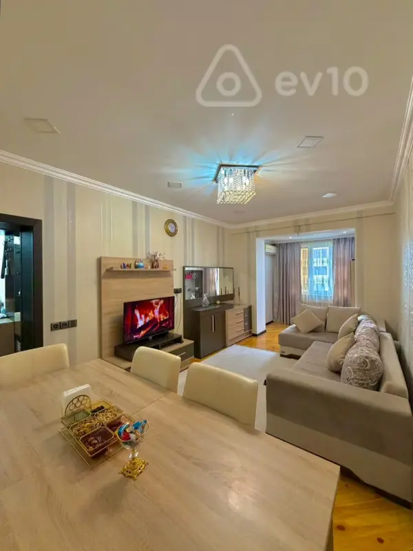 Satılır 2 otaqlı köhnə tikili 60 m²