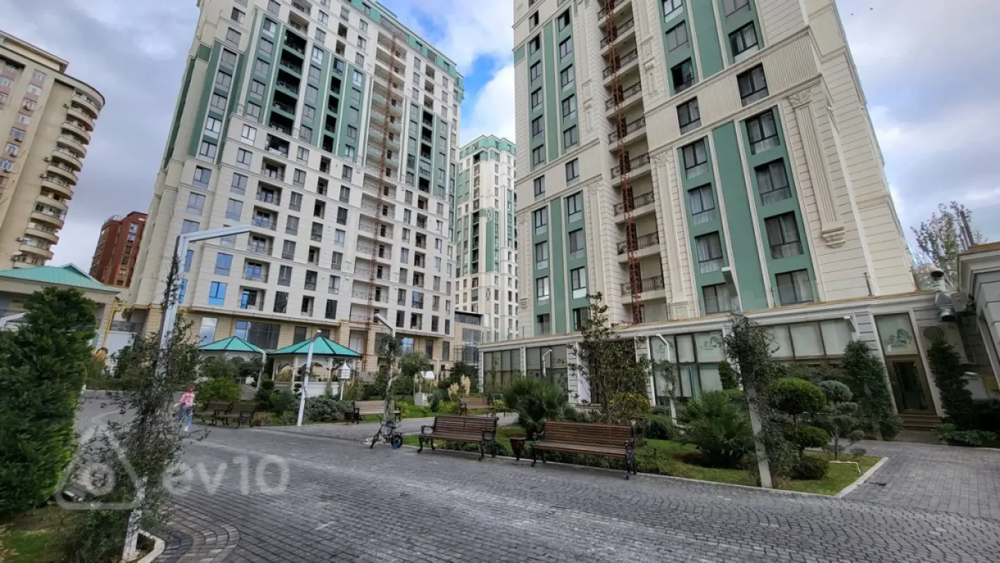 Satılır 3 otaqlı yeni tikili 141 m²