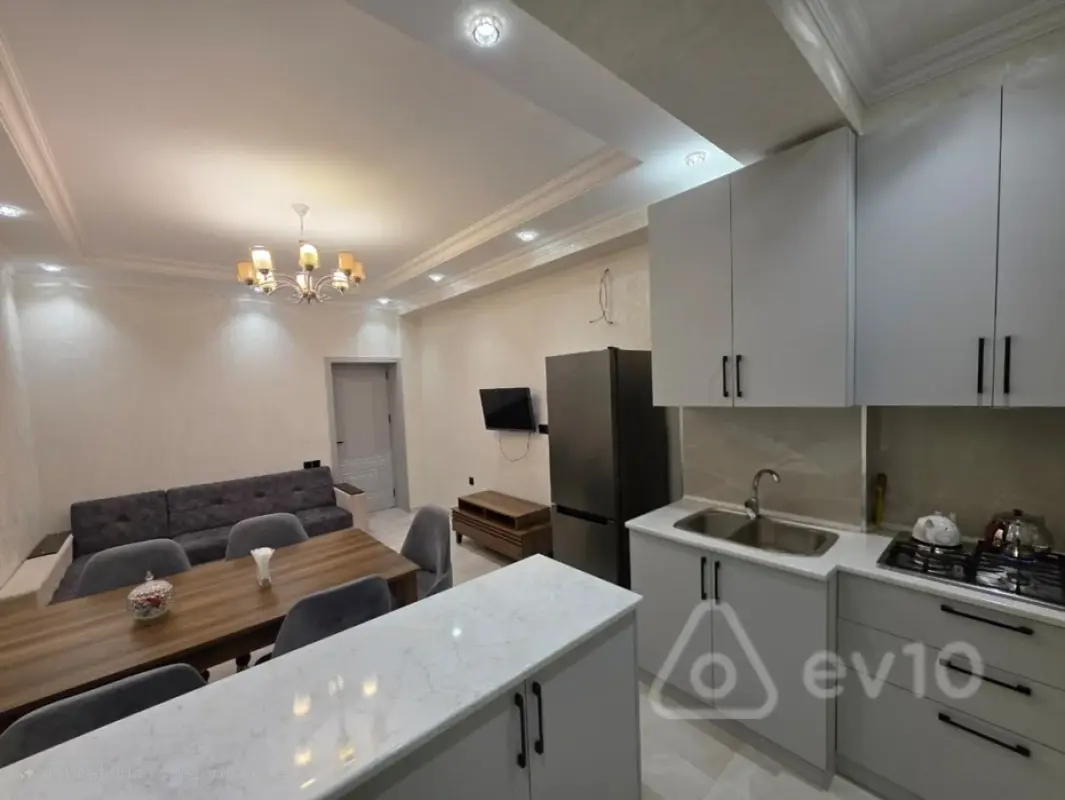 Kirayə verilir 3 otaqlı yeni tikili 80 m²