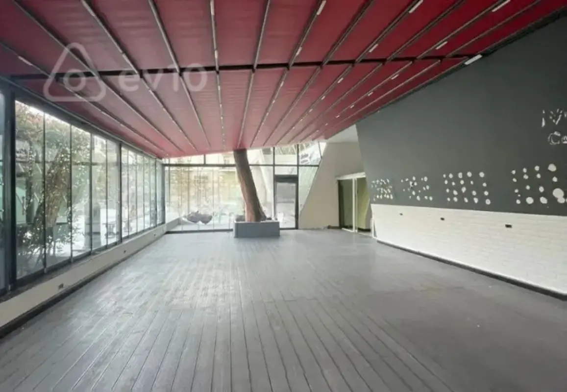 Kirayə verilir mənzil 270 m²