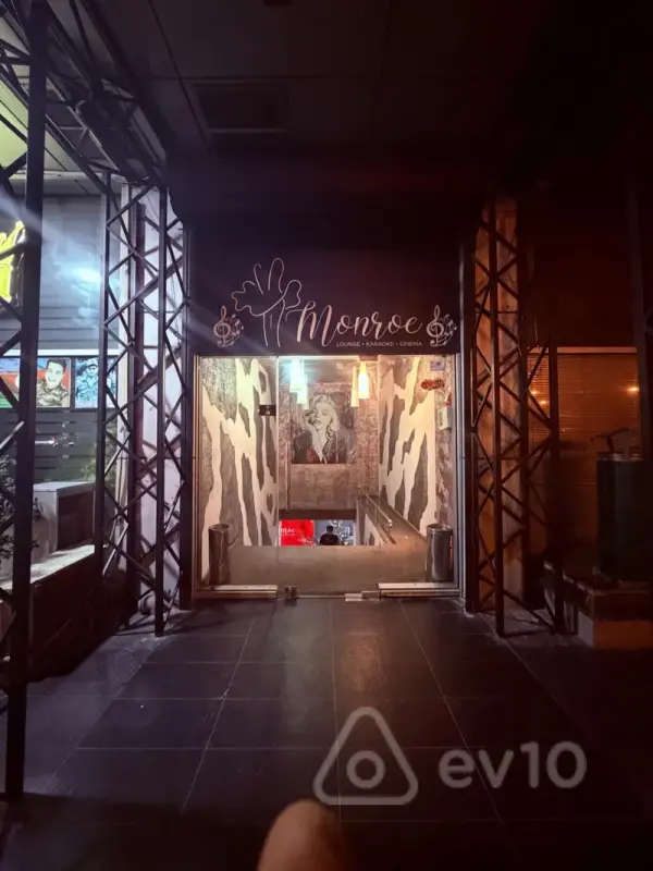 Kirayə verilir mənzil 580 m²