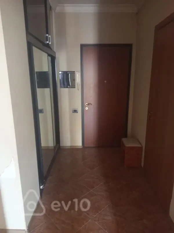 Kirayə verilir 2 otaqlı yeni tikili 100 m²
