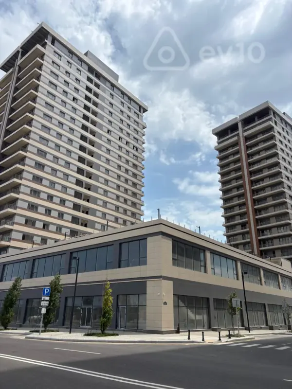 Satılır mənzil 1100 m²