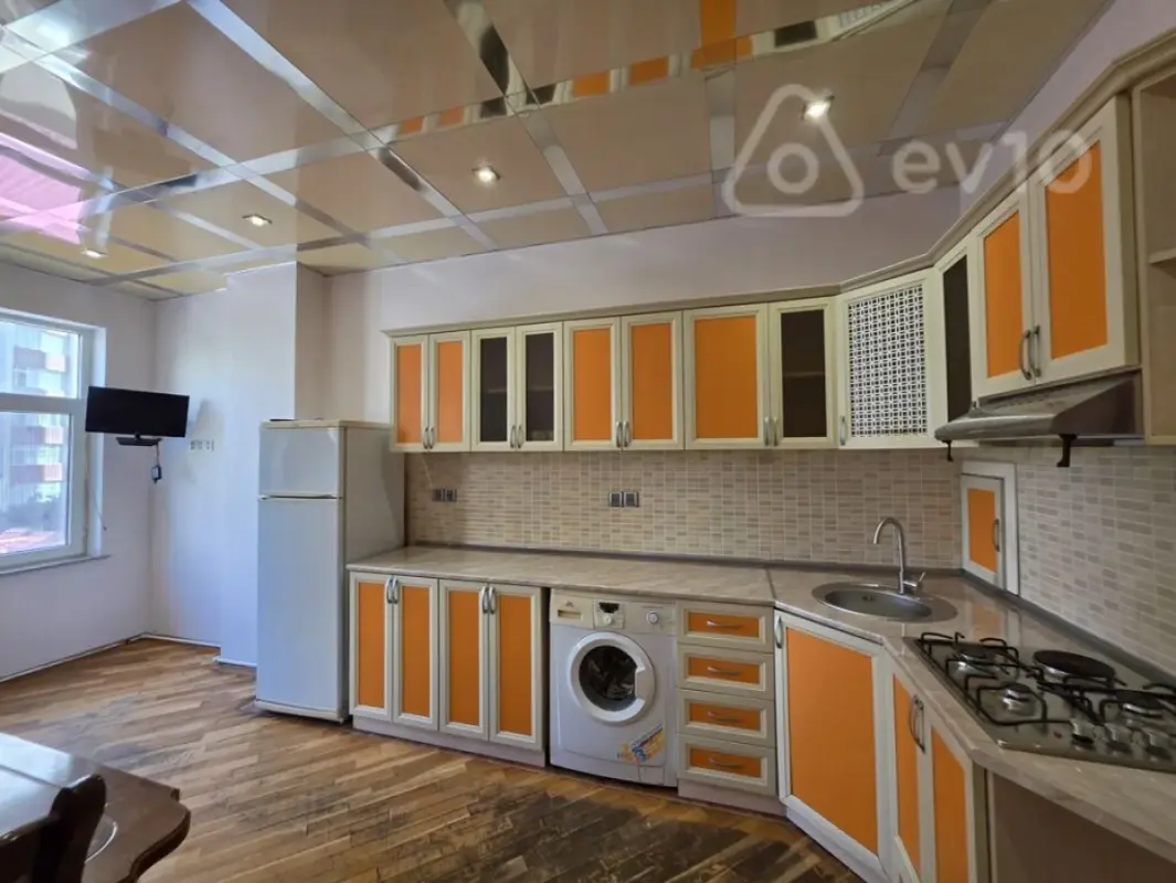 Kirayə verilir 2 otaqlı yeni tikili 92 m²