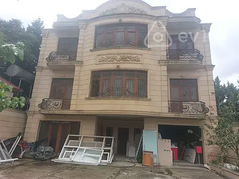 Satılır 9 otaqlı həyət evi 390 m² — Bakı, Sabunçu 9 otaq 390.00 m²