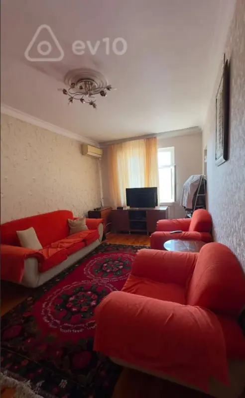 Satılır 2 otaqlı köhnə tikili 55 m²
