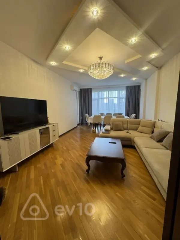 Satılır 3 otaqlı yeni tikili 140 m²