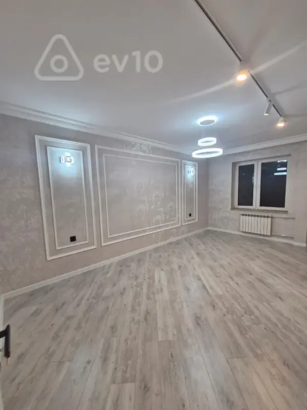 Satılır 4 otaqlı köhnə tikili 80 m²
