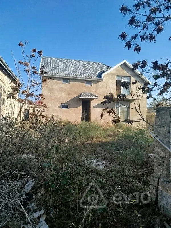Satılır 6 otaqlı həyət evi 200 m²