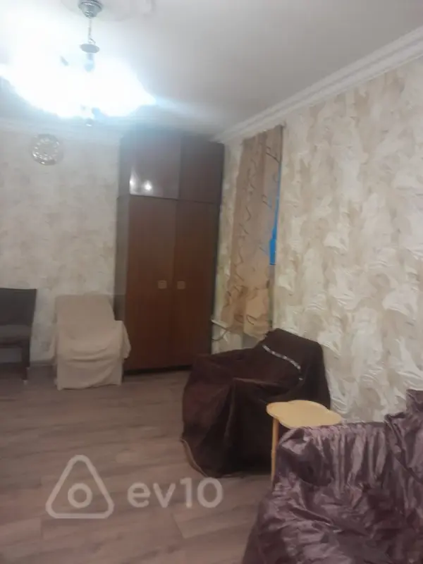 Kirayə verilir 1 otaqlı köhnə tikili 40 m²