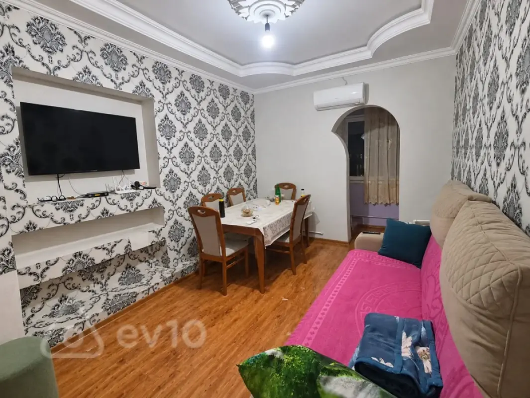 Satılır 3 otaqlı köhnə tikili 45 m²