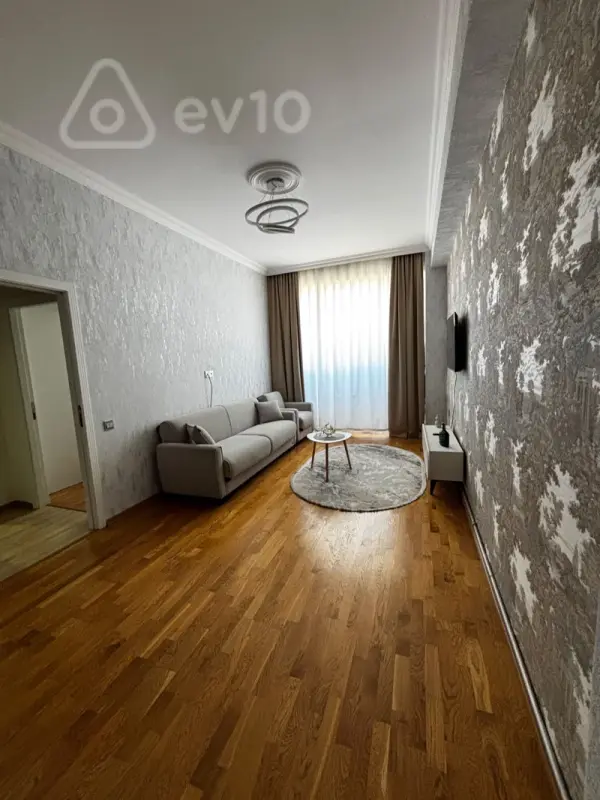 Kirayə verilir 2 otaqlı yeni tikili 50 m²