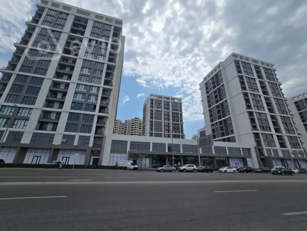 Satılır 4 otaqlı yeni tikili 172.4 m²