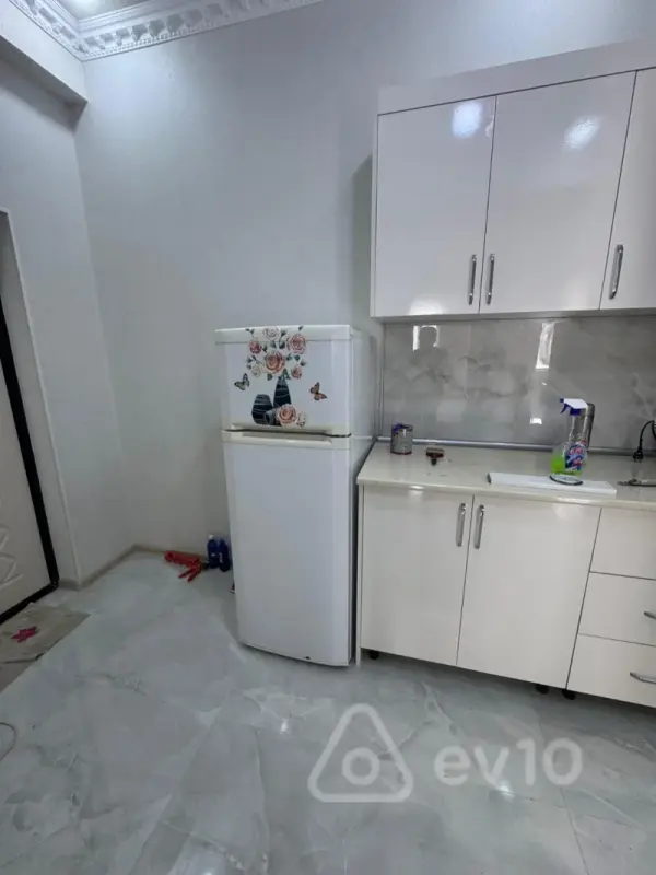 Kirayə verilir 2 otaqlı yeni tikili 55 m²