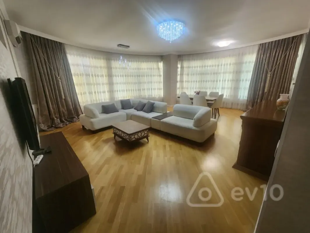 Kirayə verilir 4 otaqlı yeni tikili 175 m²