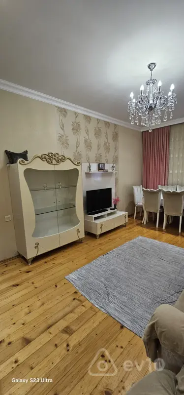 Kirayə verilir 2 otaqlı yeni tikili 75 m²