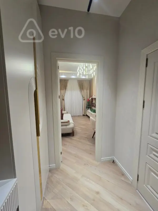 Kirayə verilir 2 otaqlı yeni tikili 60 m²