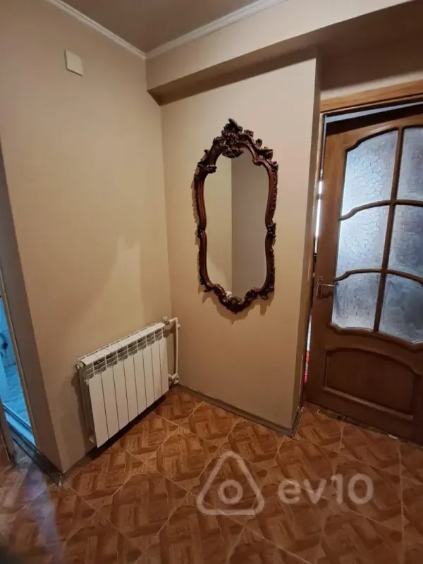 Kirayə verilir 3 otaqlı köhnə tikili 60 m²