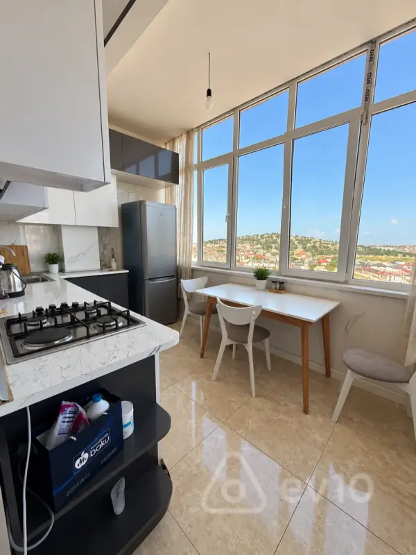 Kirayə verilir 3 otaqlı yeni tikili 130 m²