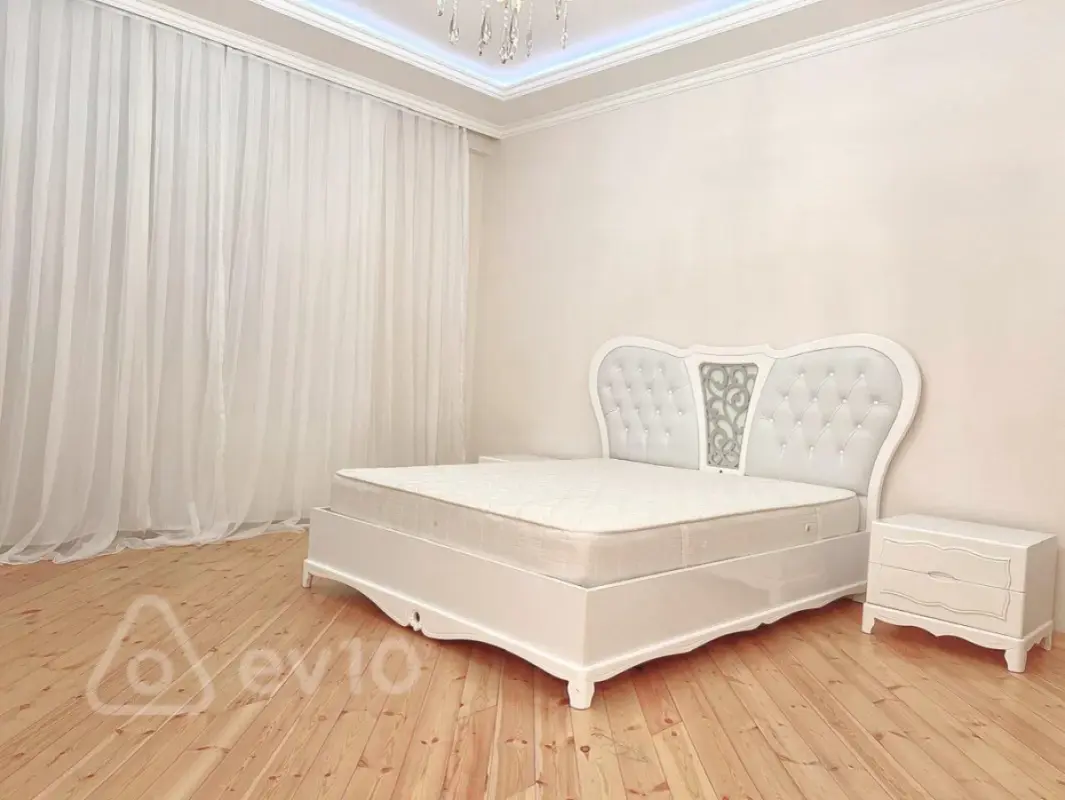Kirayə verilir 2 otaqlı yeni tikili 110 m²