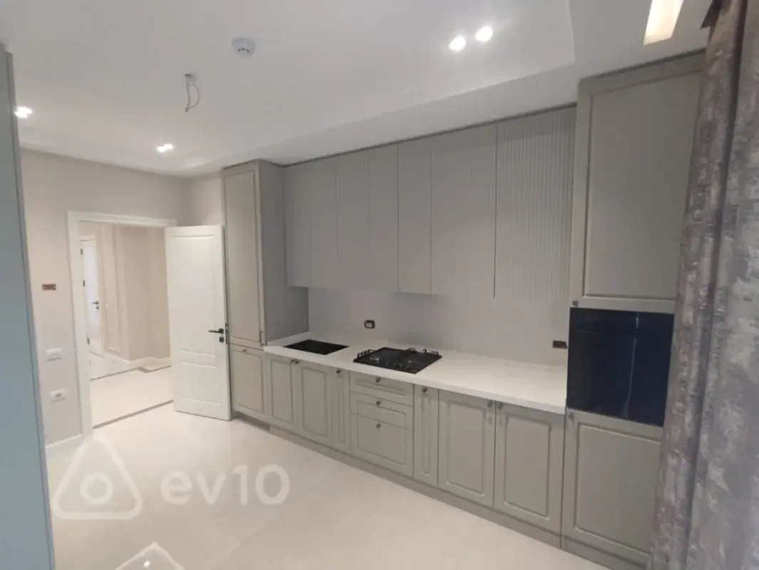 Kirayə verilir 4 otaqlı yeni tikili 129 m²