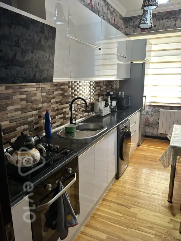 Kirayə verilir 2 otaqlı yeni tikili 76 m²