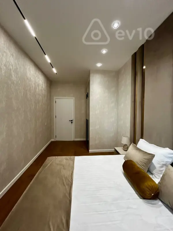 Satılır 3 otaqlı yeni tikili 90 m²