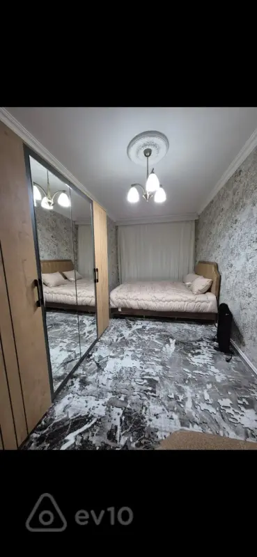 Kirayə verilir 2 otaqlı köhnə tikili 50 m²