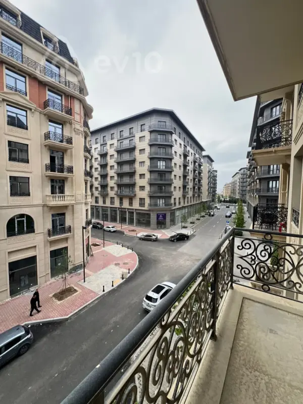 Satılır 3 otaqlı yeni tikili 135 m²