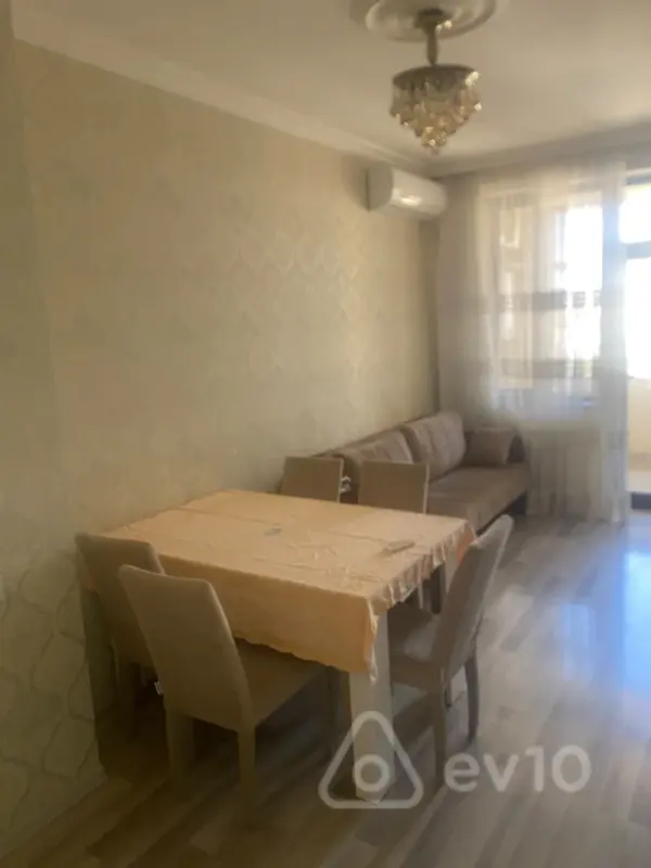 Kirayə verilir 2 otaqlı yeni tikili 750 m²