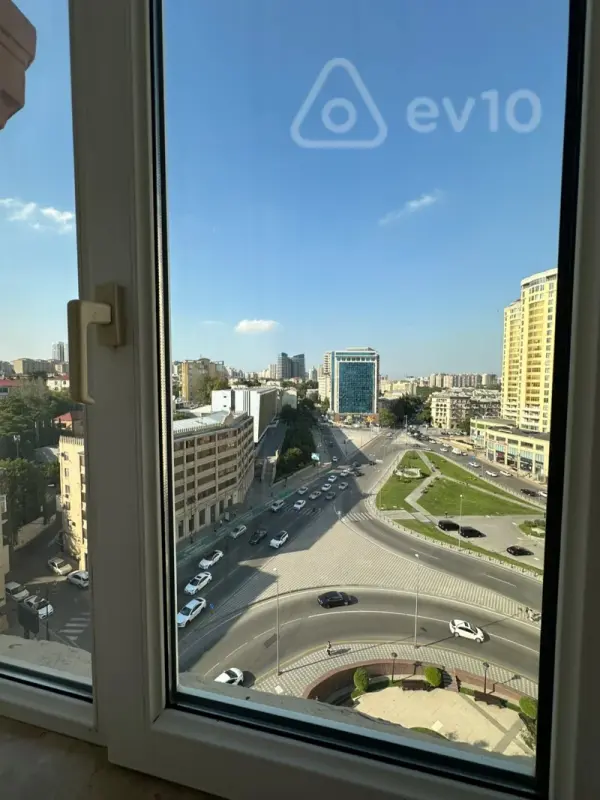 Kirayə verilir 2 otaqlı köhnə tikili 70 m²