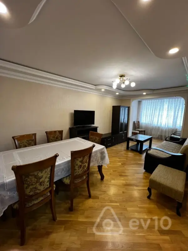 Kirayə verilir 3 otaqlı köhnə tikili 72 m²