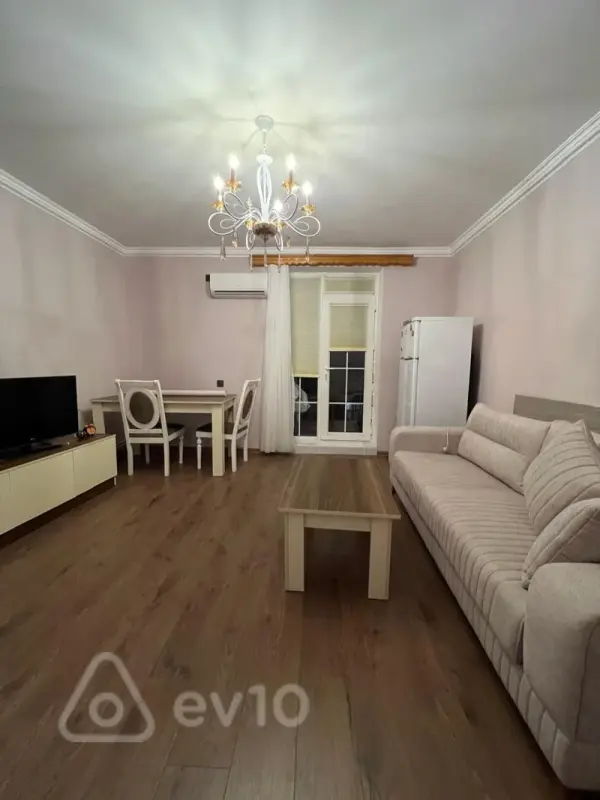 Kirayə verilir 2 otaqlı köhnə tikili 35 m²