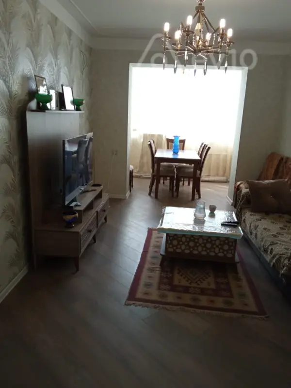 Satılır 4 otaqlı köhnə tikili 90 m²