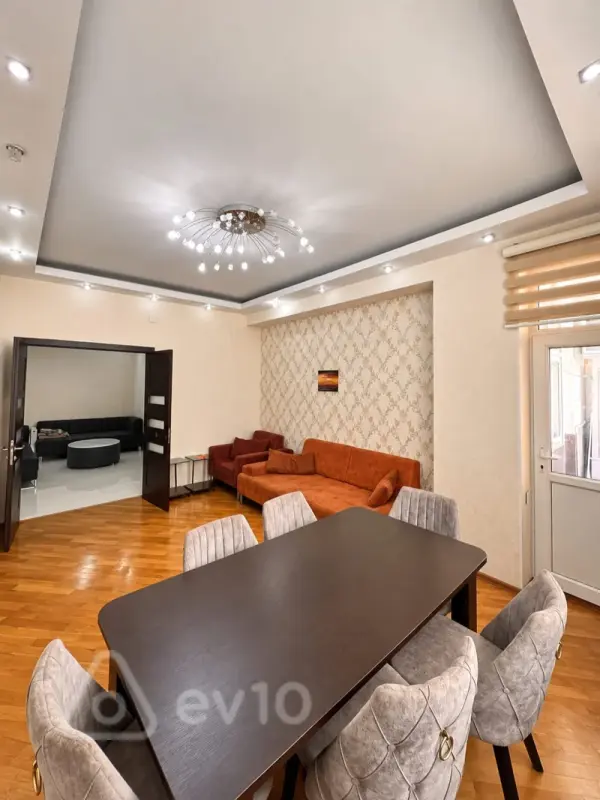 Kirayə verilir 3 otaqlı yeni tikili 120 m²