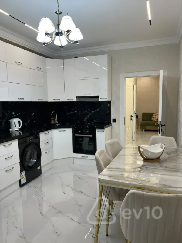 Kirayə verilir 2 otaqlı yeni tikili 78 m²