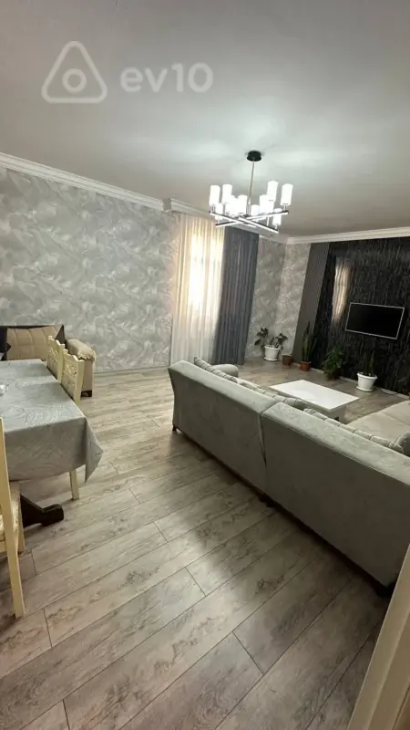 Satılır 4 otaqlı həyət evi 180 m²
