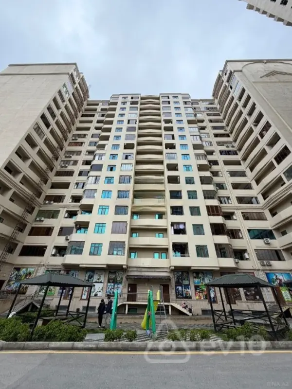 Satılır 3 otaqlı yeni tikili 126.5 m²