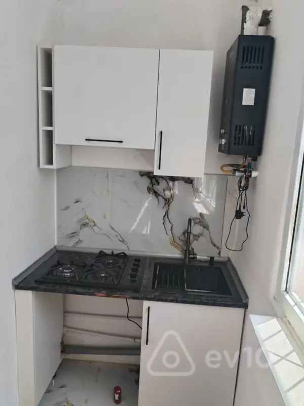 Kirayə verilir 2 otaqlı köhnə tikili 40 m²