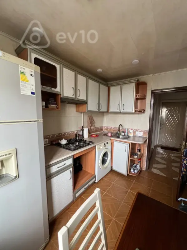 Kirayə verilir 3 otaqlı köhnə tikili 70 m²